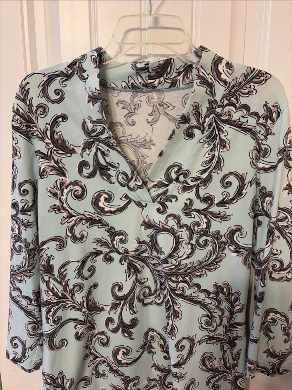 Mint Green & Black Scroll Damask V-Neck Blouse Women's 3/4 Sleeve Top L